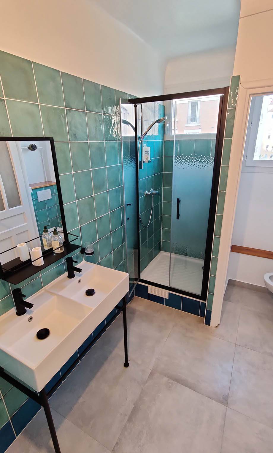 salle-de-bain-apres-travaux-puzzle-renovation-var-provencebis salle-de-bain-apres-travaux-puzzle-renovation-var-provencebis